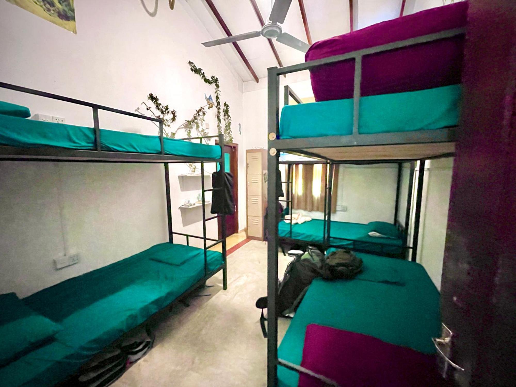 Rockstel Towers Backpacker Hostel Unawatuna Eksteriør bilde