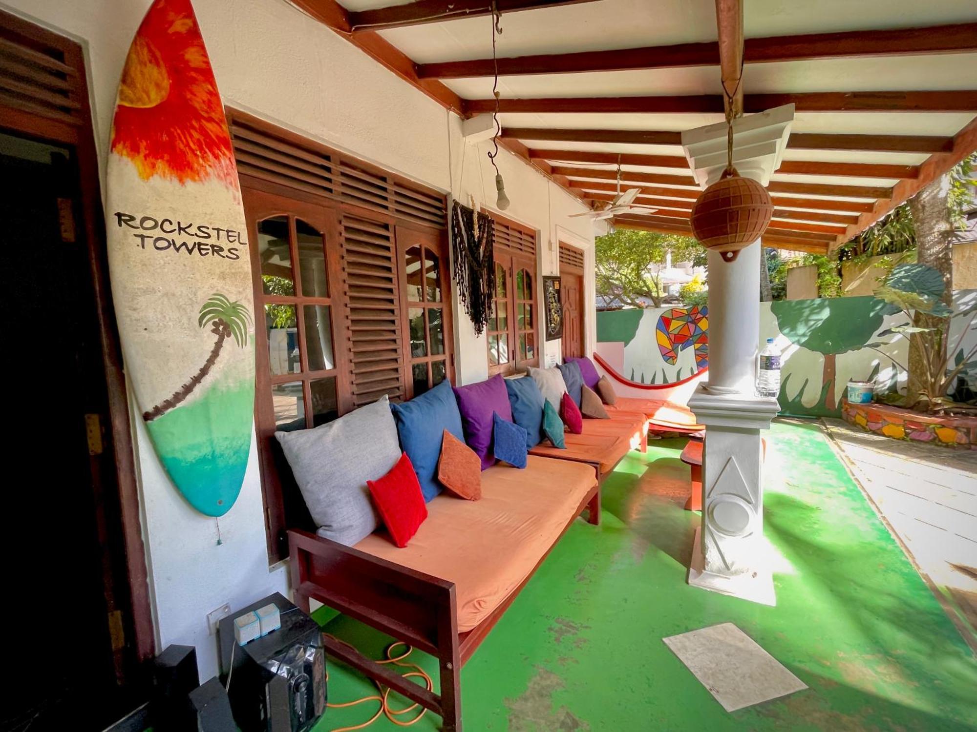 Rockstel Towers Backpacker Hostel Unawatuna Eksteriør bilde
